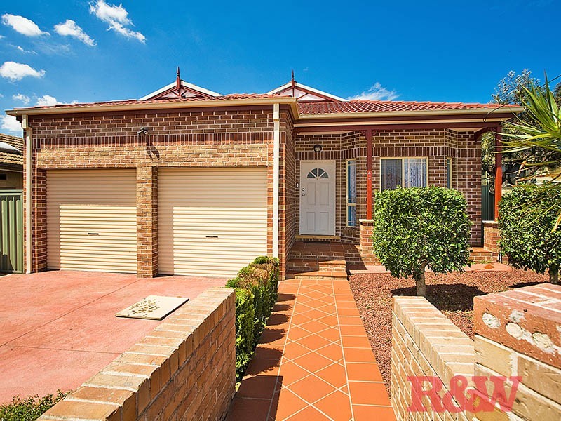 43 Bonds Road, Peakhurst NSW 2210