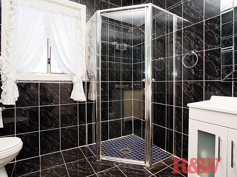 43 Bonds Road, Peakhurst NSW 2210