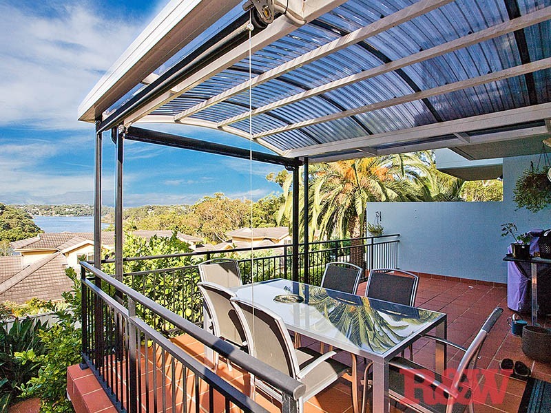 4b Woodcliff Parade, Lugarno NSW 2210