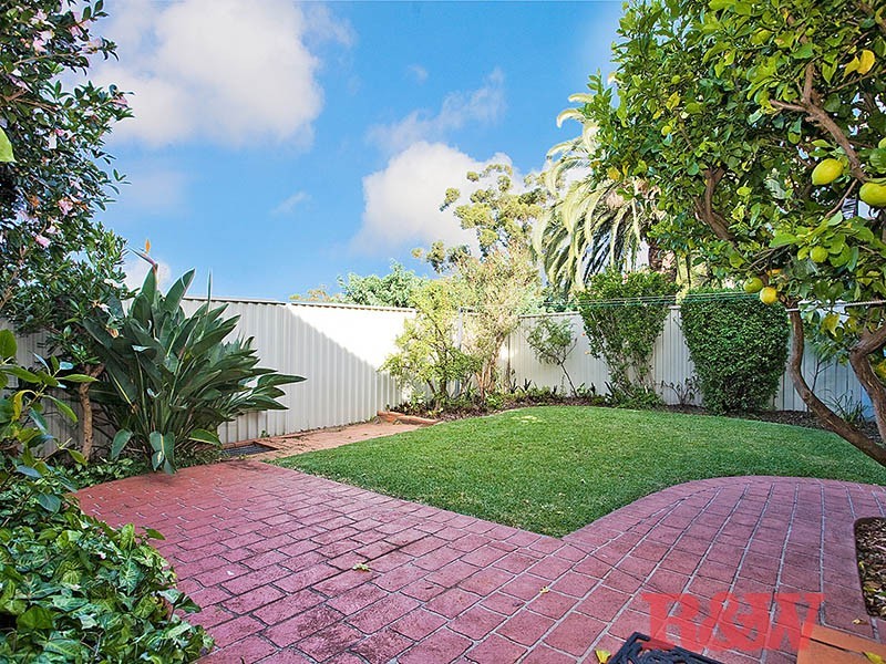 4b Woodcliff Parade, Lugarno NSW 2210