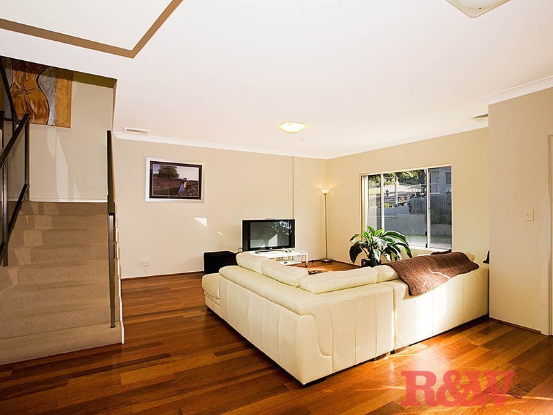 4b Woodcliff Parade, Lugarno NSW 2210