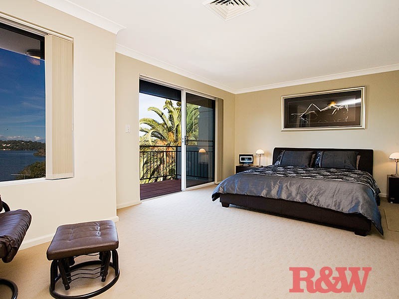 4b Woodcliff Parade, Lugarno NSW 2210