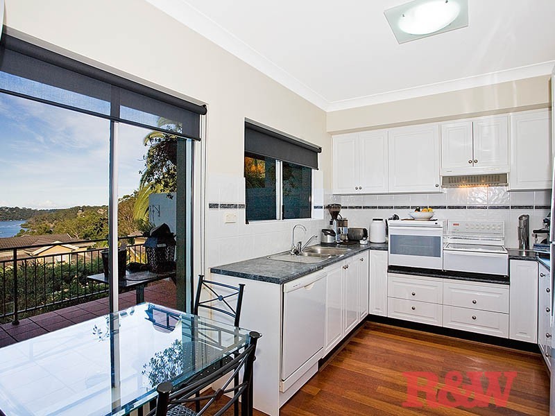 4b Woodcliff Parade, Lugarno NSW 2210