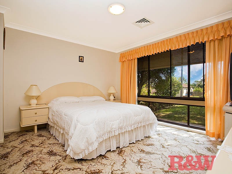 19 Trafalgar Street, Peakhurst NSW 2210