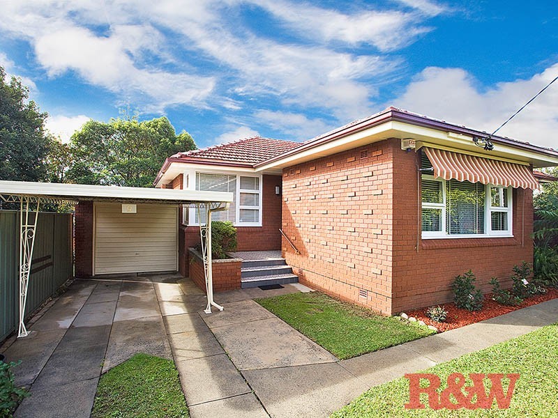 9 Waldo Crescent, Peakhurst NSW 2210