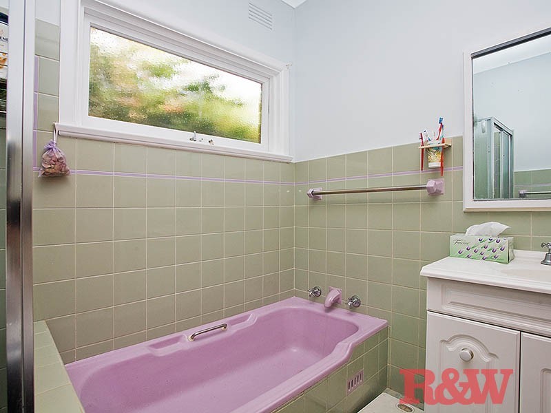 9 Waldo Crescent, Peakhurst NSW 2210