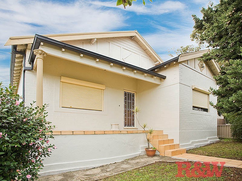 126 Boundary Road, Peakhurst NSW 2210
