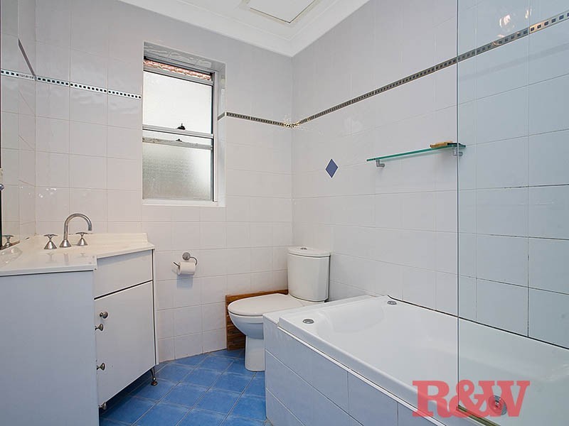 126 Boundary Road, Peakhurst NSW 2210