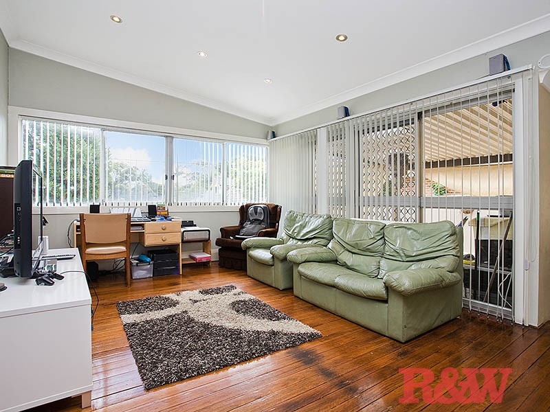 126 Boundary Road, Peakhurst NSW 2210