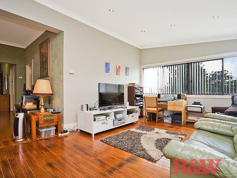 126 Boundary Road, Peakhurst NSW 2210