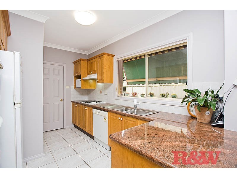 2/17 Elwin Street, Peakhurst NSW 2210
