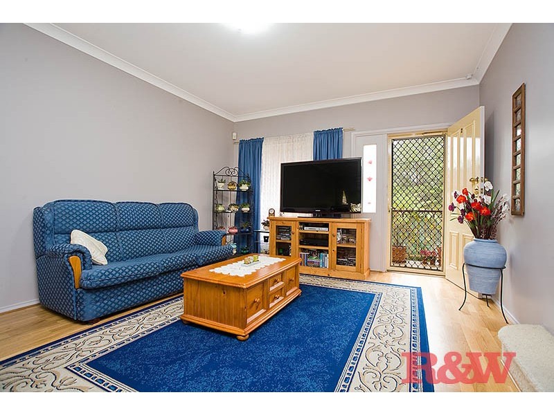 2/17 Elwin Street, Peakhurst NSW 2210