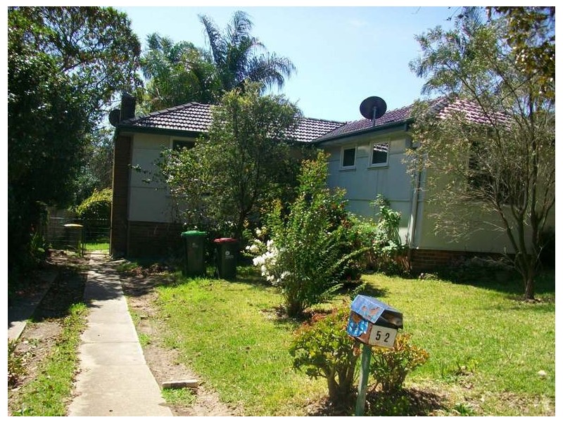 52 Lawrence Street, Peakhurst NSW 2210