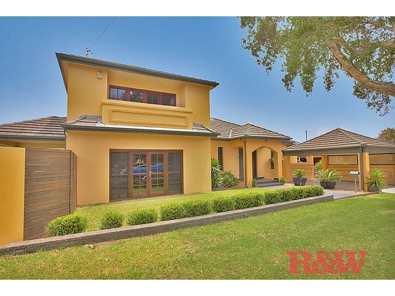 5 Monaro Avenue, Kingsgrove NSW 2208