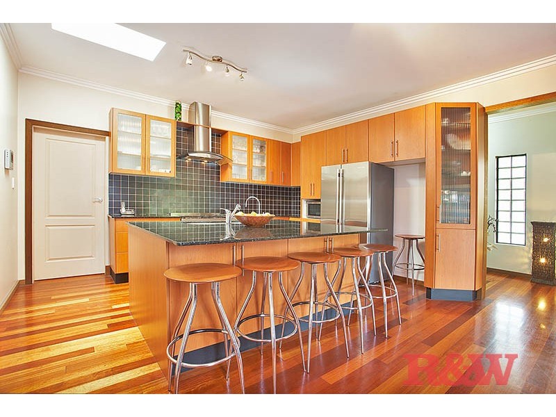 5 Monaro Avenue, Kingsgrove NSW 2208