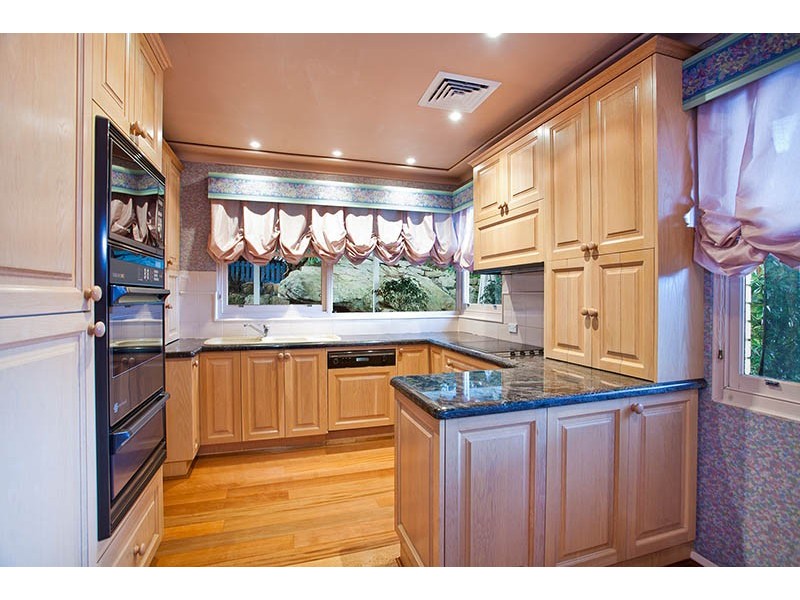 92 Boronia Parade, Lugarno NSW 2210