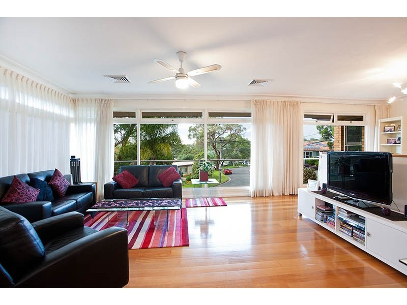 92 Boronia Parade, Lugarno NSW 2210