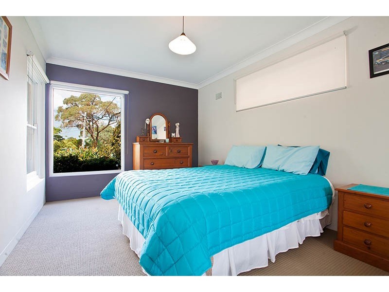 92 Boronia Parade, Lugarno NSW 2210