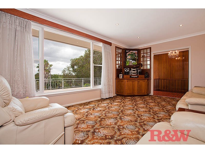 61 Lorraine Street, Peakhurst Heights NSW 2210