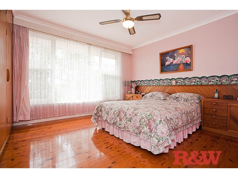 61 Lorraine Street, Peakhurst Heights NSW 2210