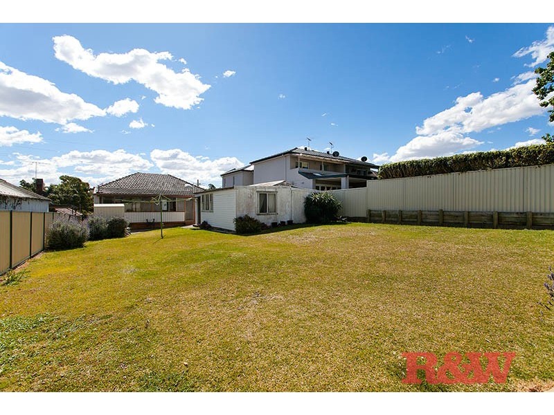 14 Mavis Avenue, Peakhurst NSW 2210