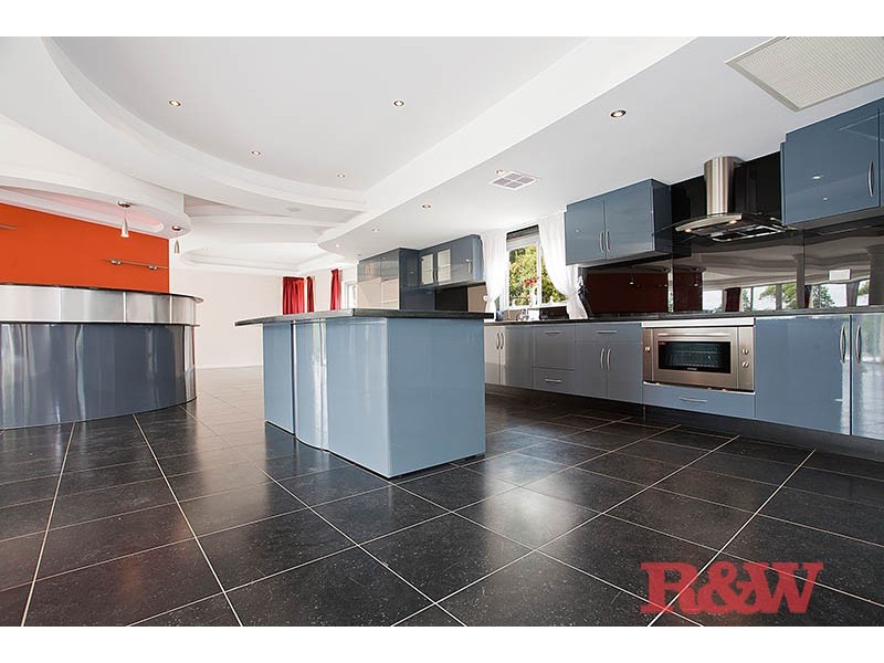 5 Tea Tree Place, Lugarno NSW 2210