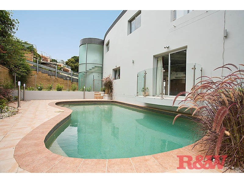 5 Tea Tree Place, Lugarno NSW 2210