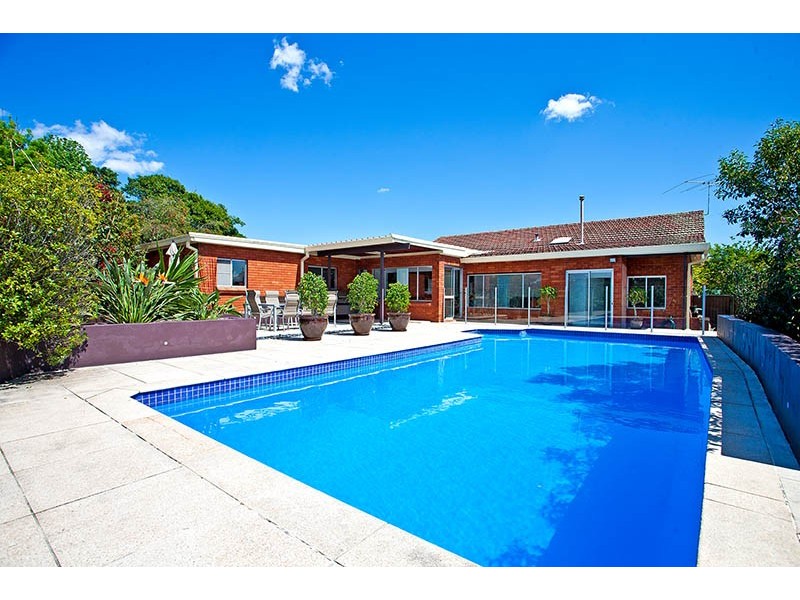 8 Todd Crescent, Peakhurst NSW 2210