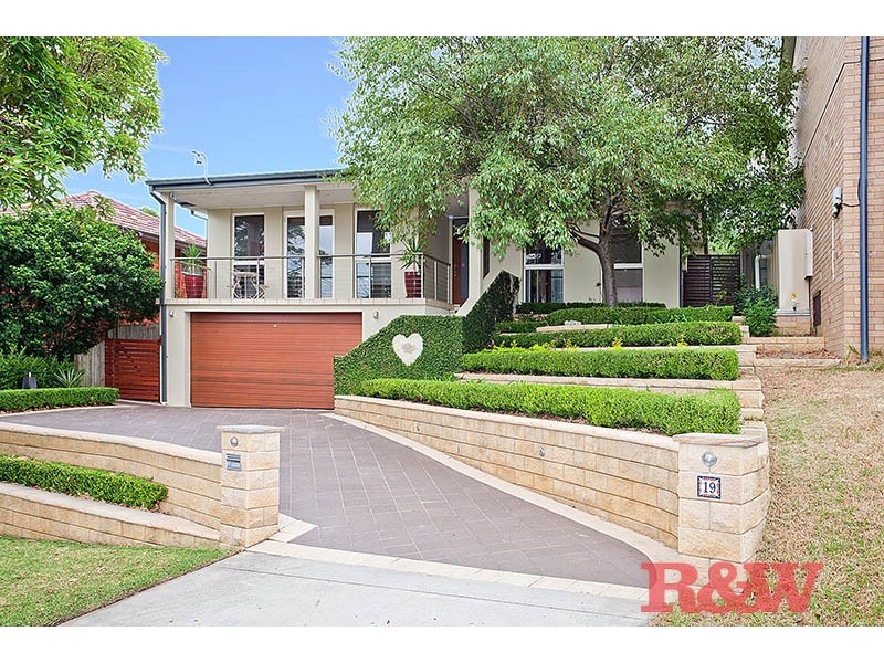 19 Vista Avenue, Peakhurst Heights NSW 2210