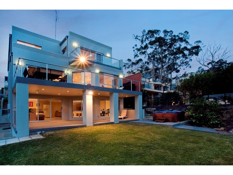 2 Tea Tree Place, Lugarno NSW 2210