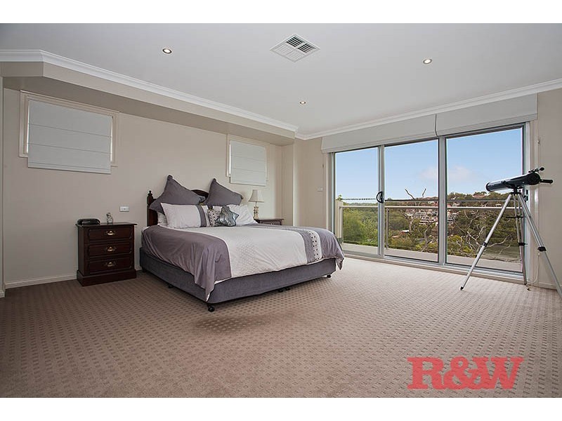 2 Tea Tree Place, Lugarno NSW 2210