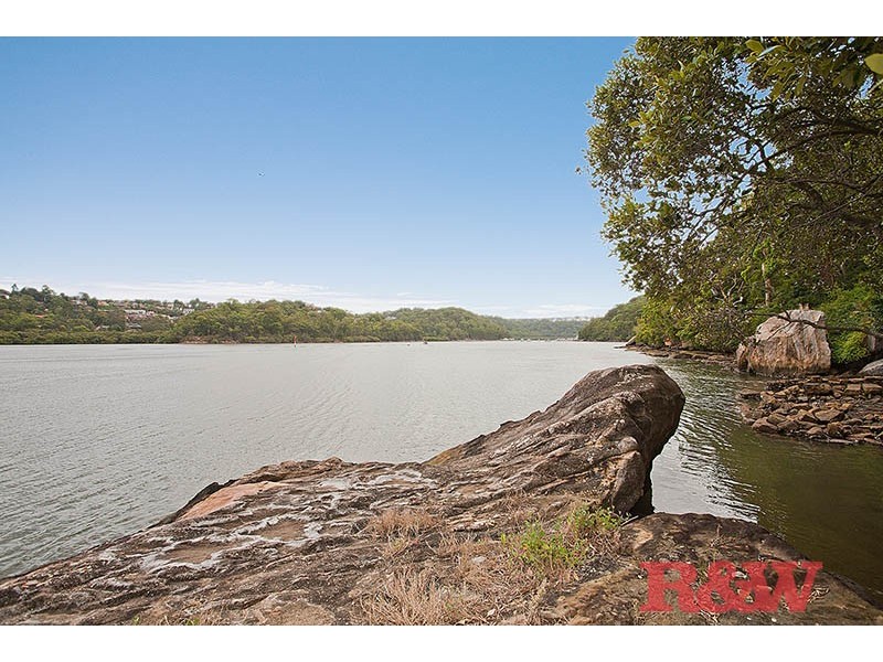 2 Tea Tree Place, Lugarno NSW 2210