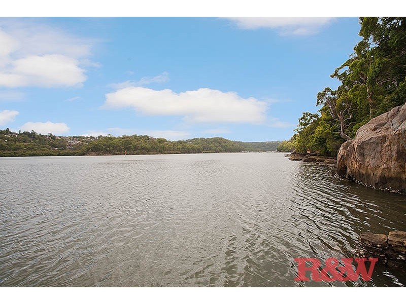 2 Tea Tree Place, Lugarno NSW 2210