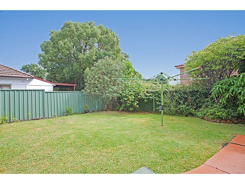 4 Thomson Avenue, Beverly Hills NSW 2209