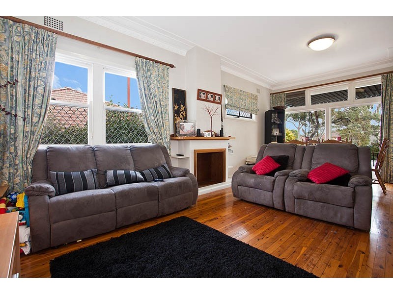 5 Forshaw Avenue, Peakhurst NSW 2210