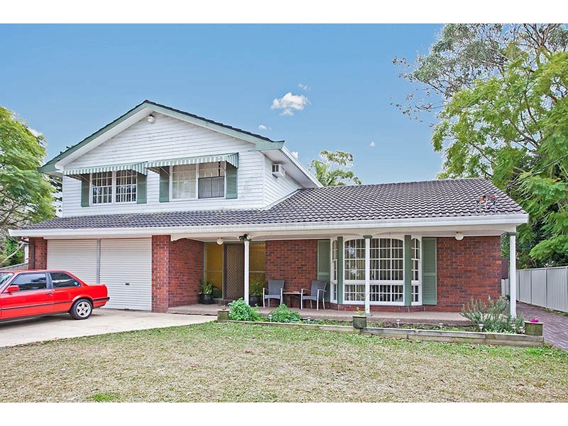 911 Henry Lawson Drive, Picnic Point NSW 2213