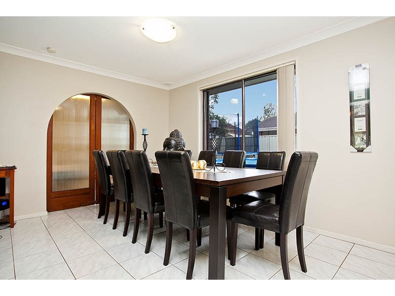 911 Henry Lawson Drive, Picnic Point NSW 2213