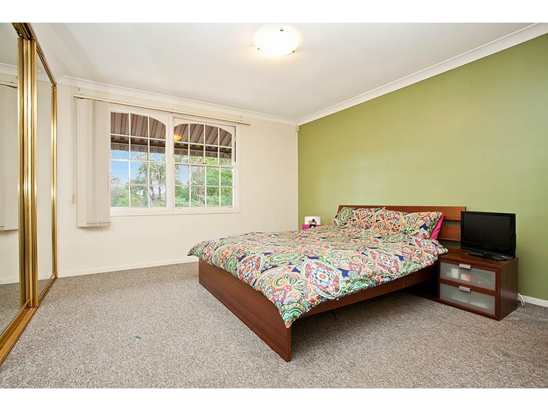 911 Henry Lawson Drive, Picnic Point NSW 2213