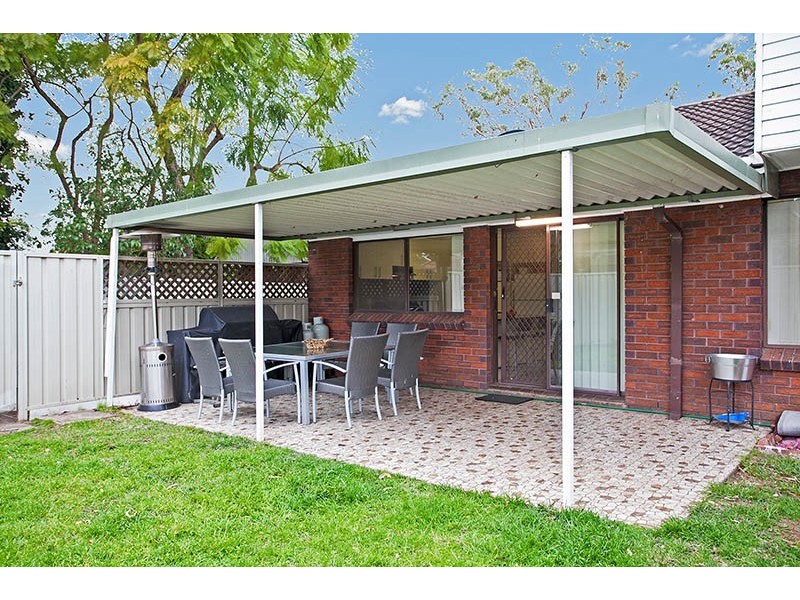911 Henry Lawson Drive, Picnic Point NSW 2213