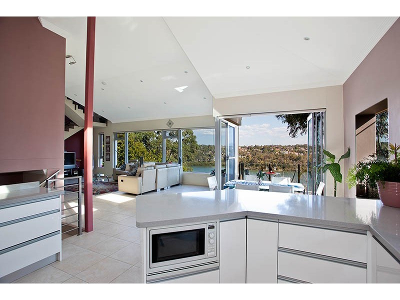 1 Woodlands Avenue, Lugarno NSW 2210