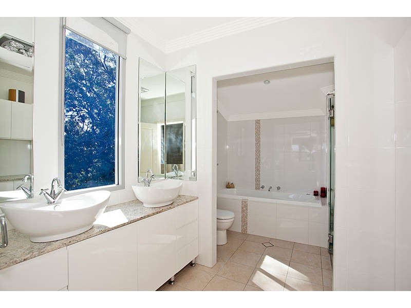 1 Woodlands Avenue, Lugarno NSW 2210