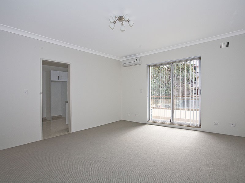 2/33 Macquarie Place, Mortdale NSW 2223