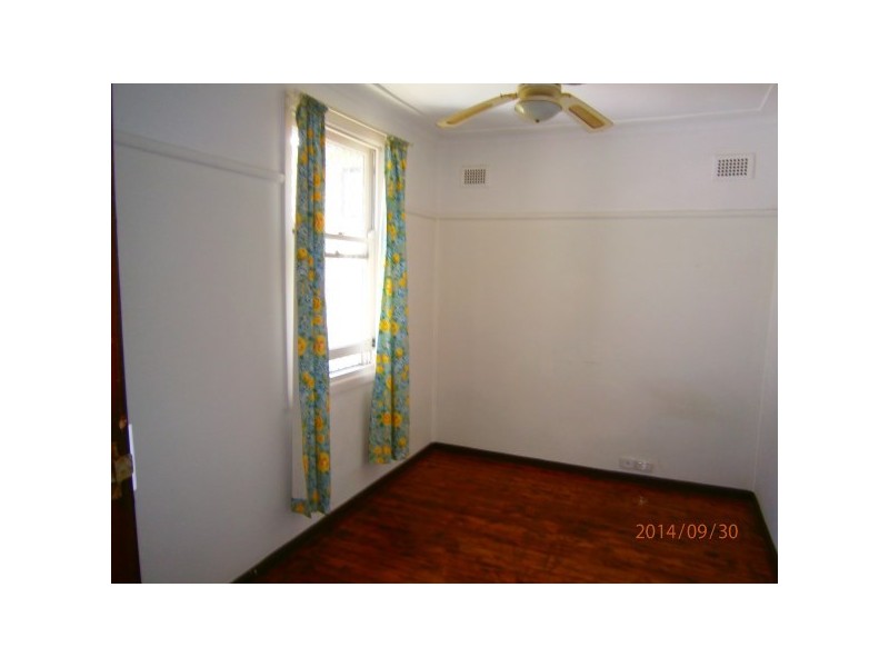 10 Lawrence Street, Peakhurst NSW 2210