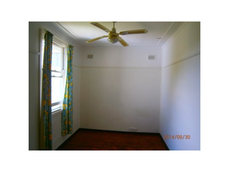 10 Lawrence Street, Peakhurst NSW 2210