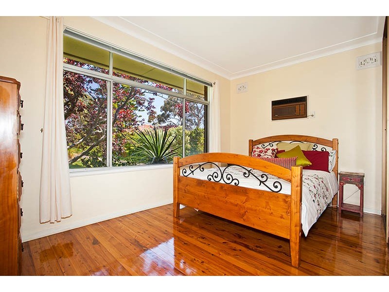 4 Byron Street, Peakhurst Heights NSW 2210