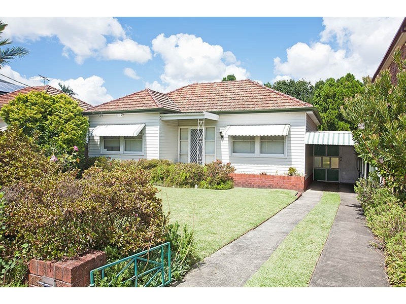 15 Stephenson St, Roselands NSW 2196