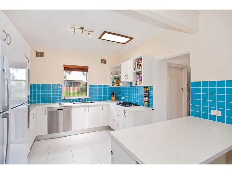 34 Bailey Pde, Peakhurst NSW 2210