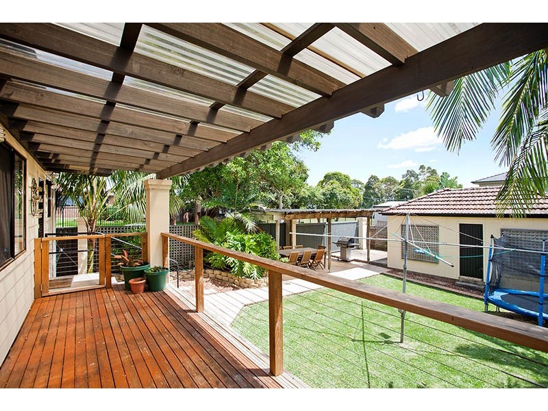 34 Bailey Pde, Peakhurst NSW 2210