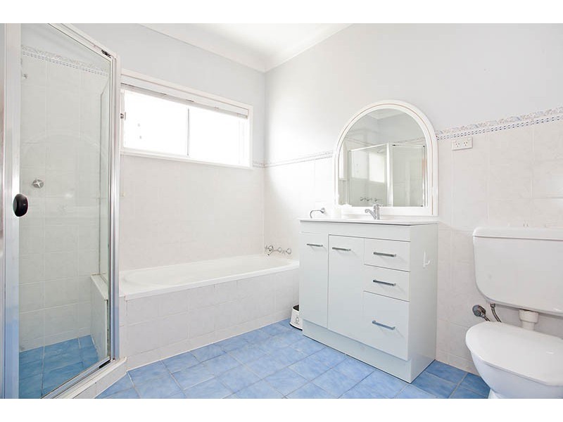 34 Bailey Pde, Peakhurst NSW 2210