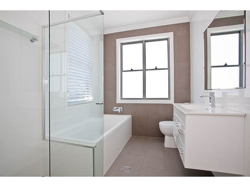 107a Belmore Rd, Peakhurst NSW 2210